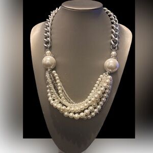 Chunky Faux Pearl Statement Necklace